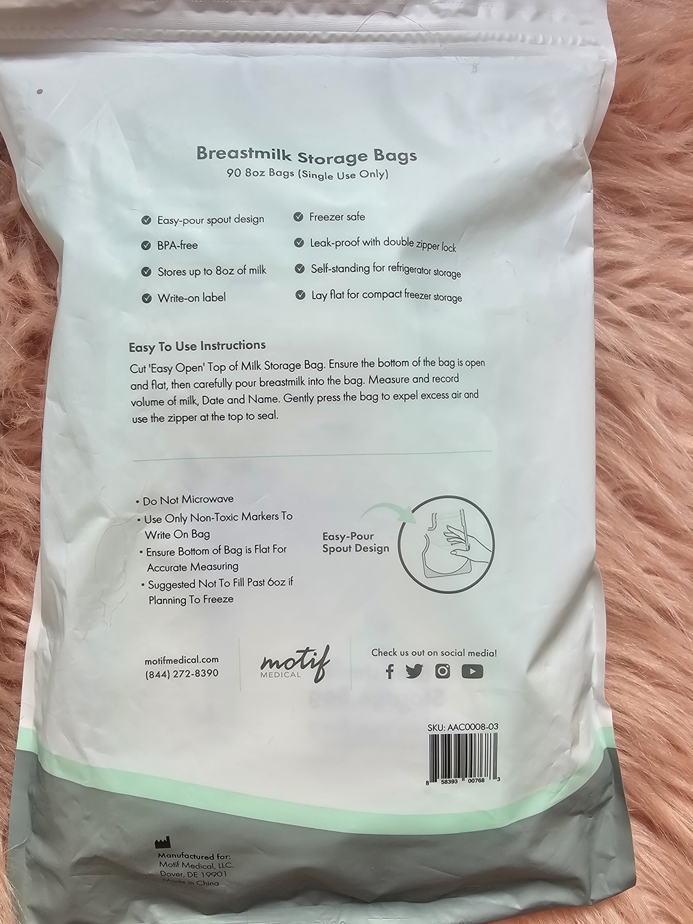 Motif Medical Breastmilk Storage Bags - White & Mint (2 Pack) - Picture 3 of 3